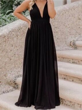 Elegant Black V-Neck Women's Maxi Dress